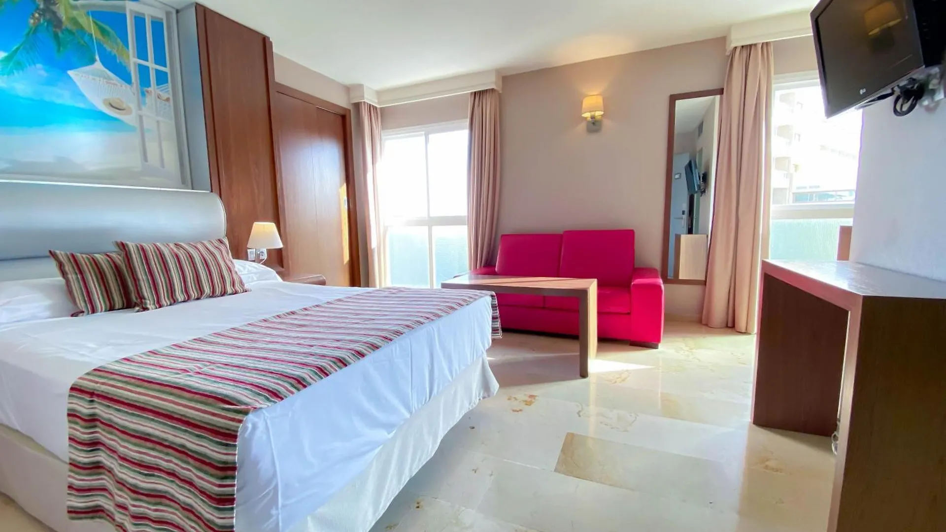Ms Aguamarina Suites トレモリノス ホテル