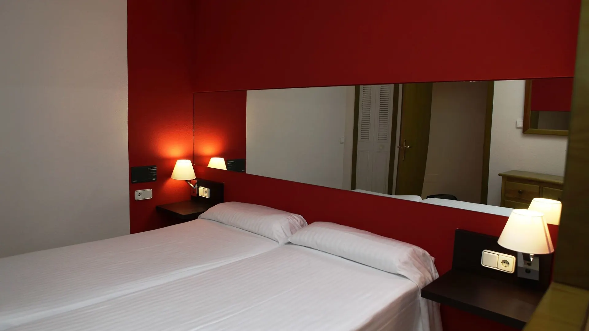 Hotel Ms Aguamarina Torremolinos 4*,